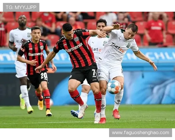 阿贾青年与马斯特的精彩对决揭示足球战术与团队合作的魅力